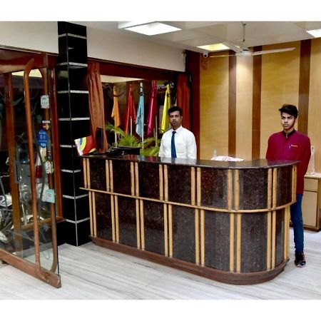 Hotel Dwarka, Nagpur Buitenkant foto