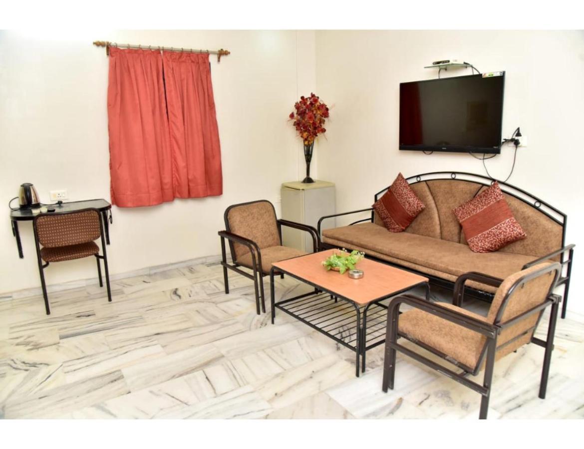 Hotel Dwarka, Nagpur Buitenkant foto