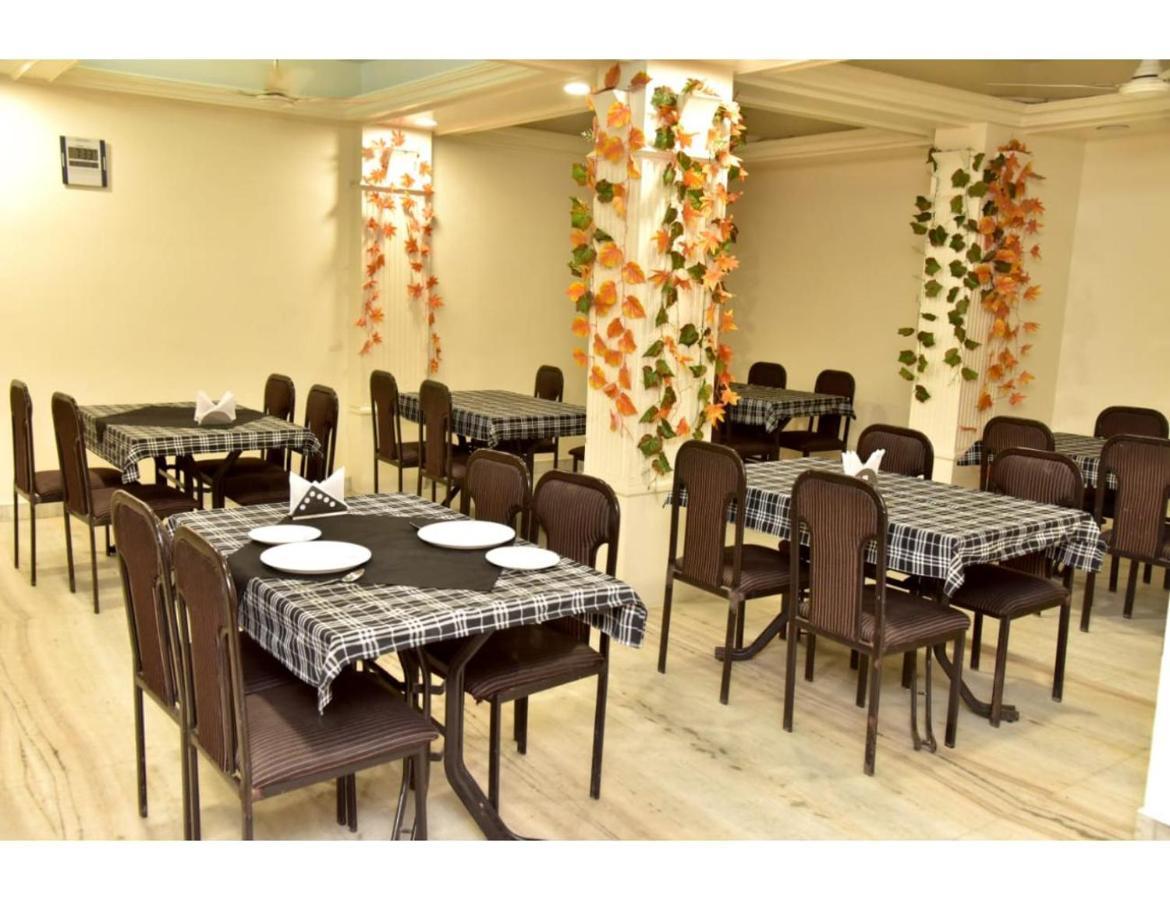 Hotel Dwarka, Nagpur Buitenkant foto