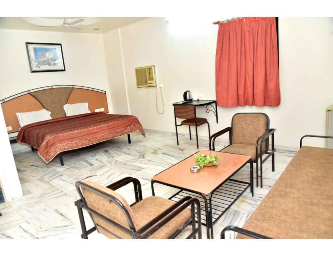 Hotel Dwarka, Nagpur Buitenkant foto