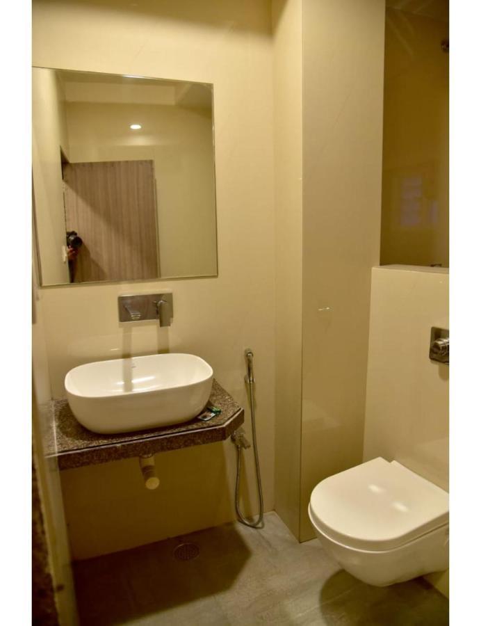 Hotel Dwarka, Nagpur Buitenkant foto